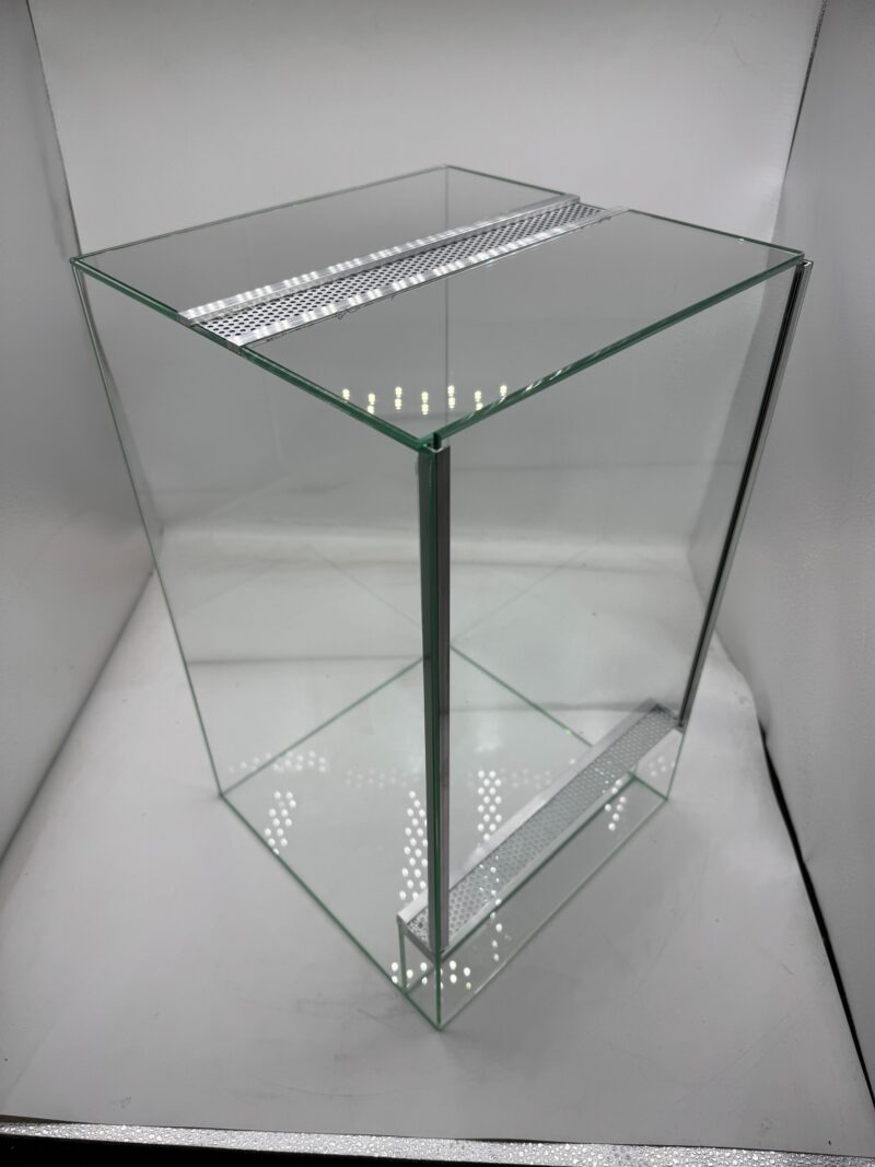 Terrarium dla gadów z wentylacją gilotyna 30x30x50